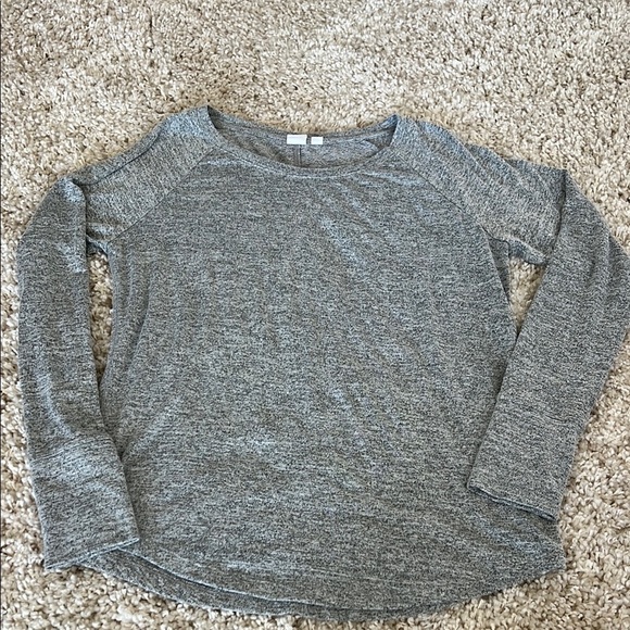 GAP Tops - Gray Lightweight Sweater